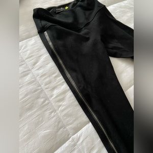 Lysse Ponte Full Zipper Leggings  XS